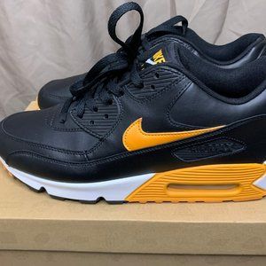 10.5 Nike Air Max 90 Essential